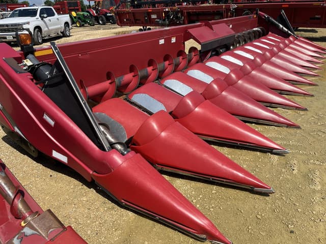 Image of Case IH 2612 equipment image 2
