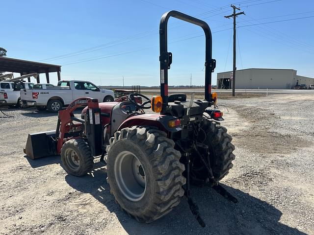 Image of Case IH Farmall 30B equipment image 3