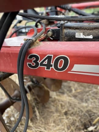 Image of Case IH 340 equipment image 2