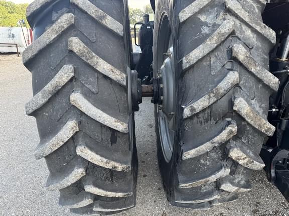 Image of Case IH Magnum 340 equipment image 2