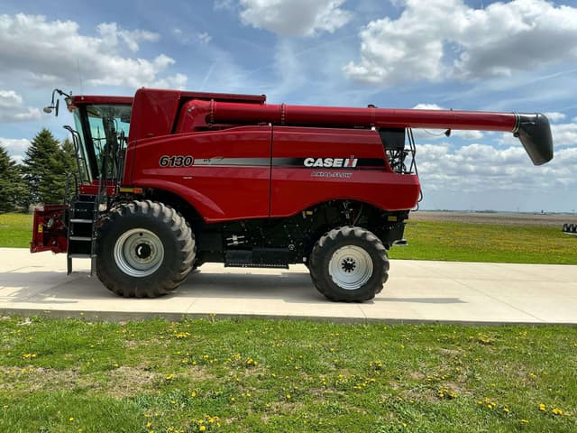 Image of Case IH 6130 equipment image 1