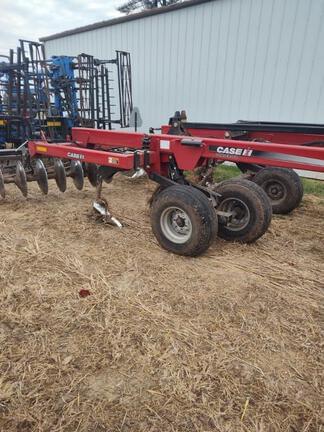 Image of Case IH 690 Primary image