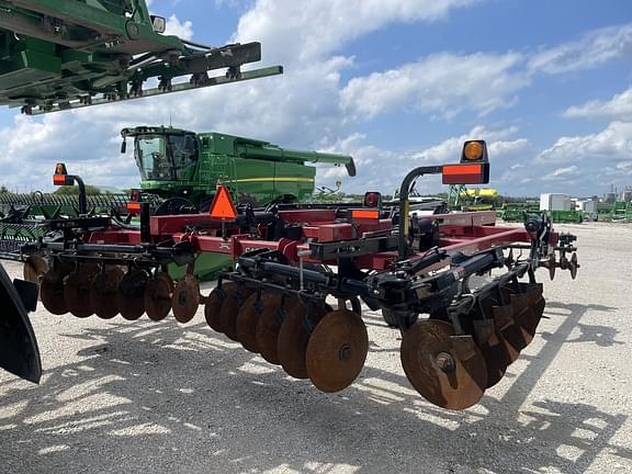 Image of Case IH 690 equipment image 4