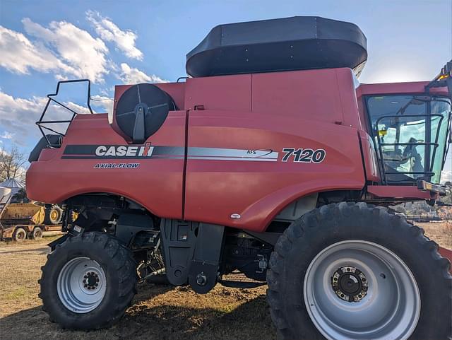 Image of Case IH 7120 equipment image 4