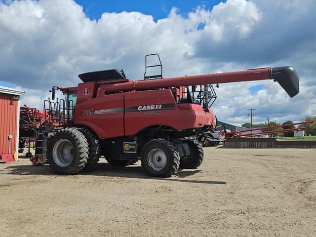 Image of Case IH 7120 equipment image 2