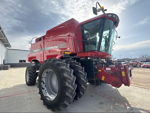 Image of Case IH 7130 equipment image 2