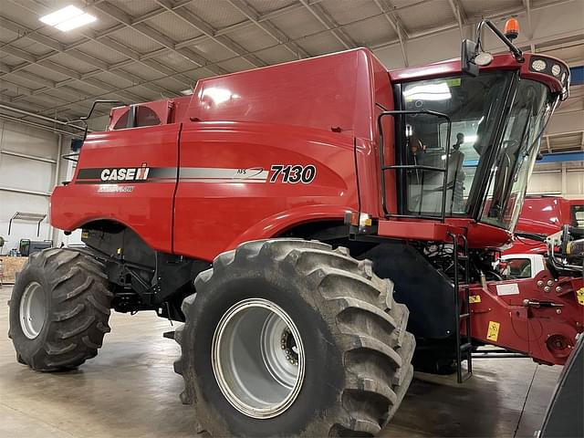 Image of Case IH 7130 equipment image 1