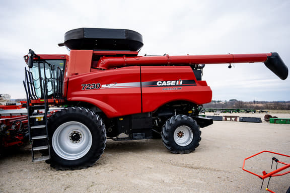 Image of Case IH 7230 equipment image 2