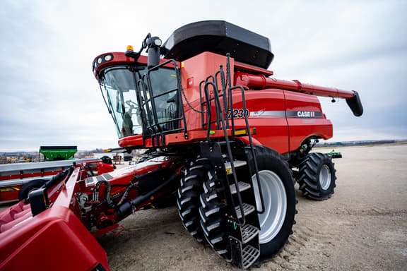 Image of Case IH 7230 equipment image 1