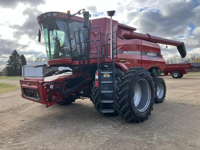 Image of Case IH 7230 equipment image 1
