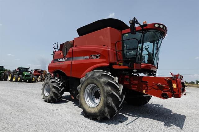 Image of Case IH 7230 equipment image 3