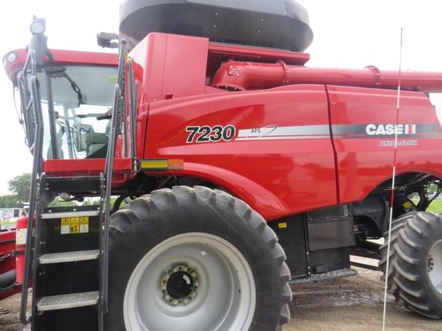 Image of Case IH 7230 equipment image 2