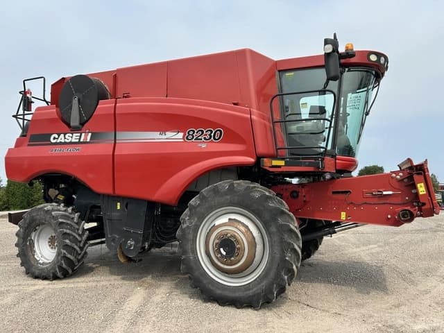 Image of Case IH 8230 equipment image 1