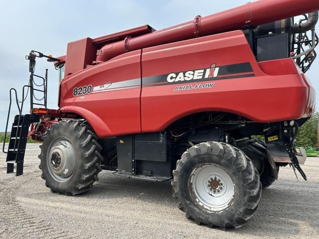Image of Case IH 8230 equipment image 4