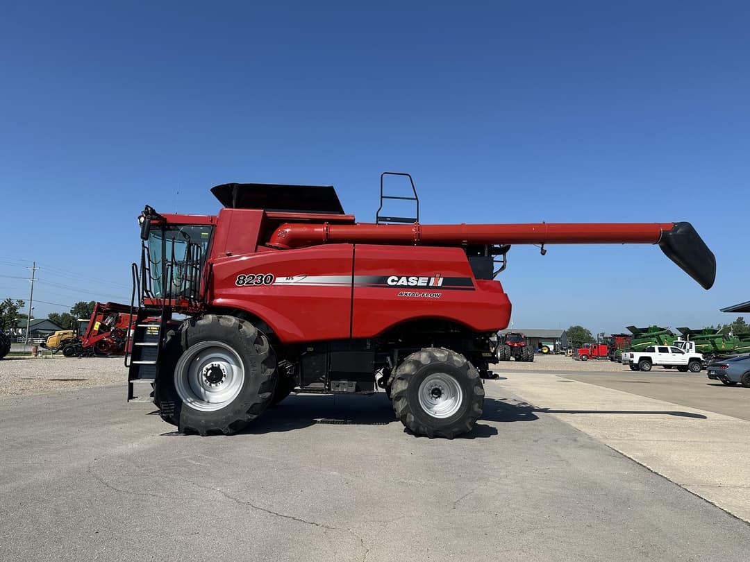 Image of Case IH 8230 Primary image