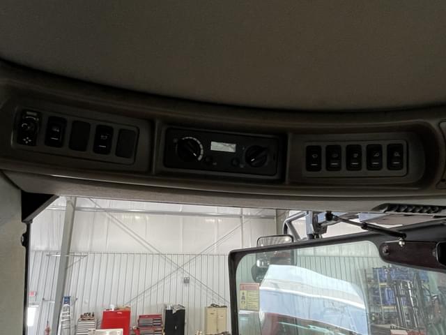 Image of Case IH 8230 equipment image 4