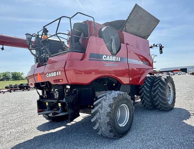 Image of Case IH 8230 equipment image 3