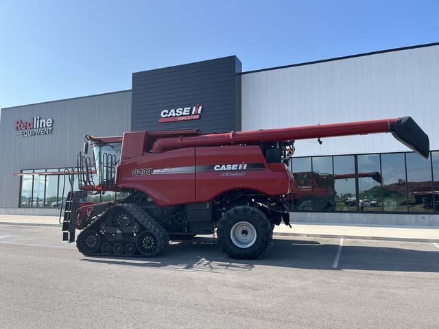 Image of Case IH 8230 equipment image 1