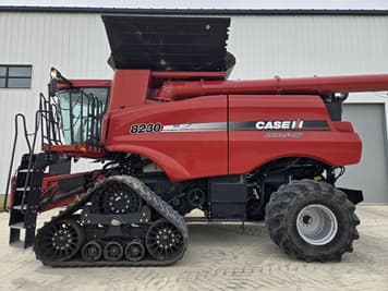 Main image Case IH 8230