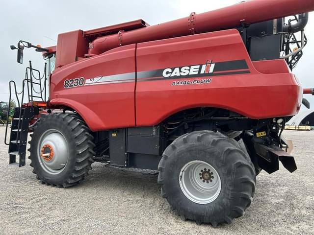 Image of Case IH 8230 equipment image 4