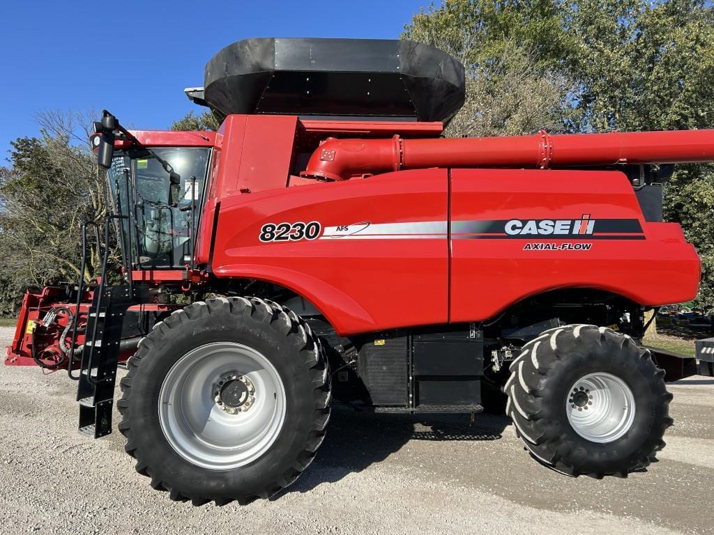 Image of Case IH 8230 Image 0
