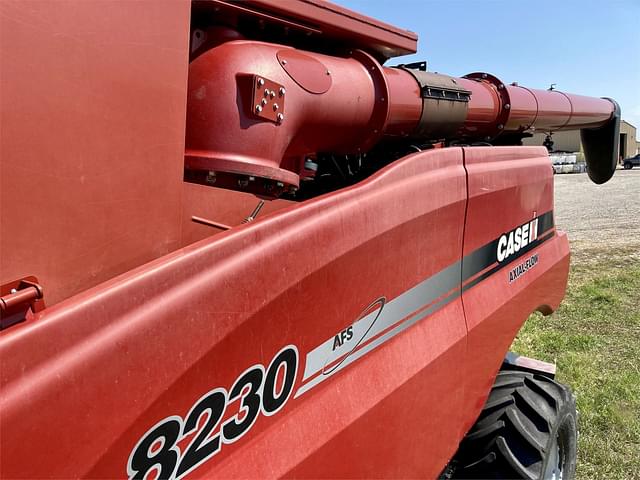 Image of Case IH 8230 equipment image 4