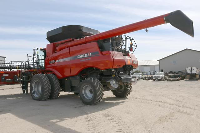 Image of Case IH 8230 equipment image 3