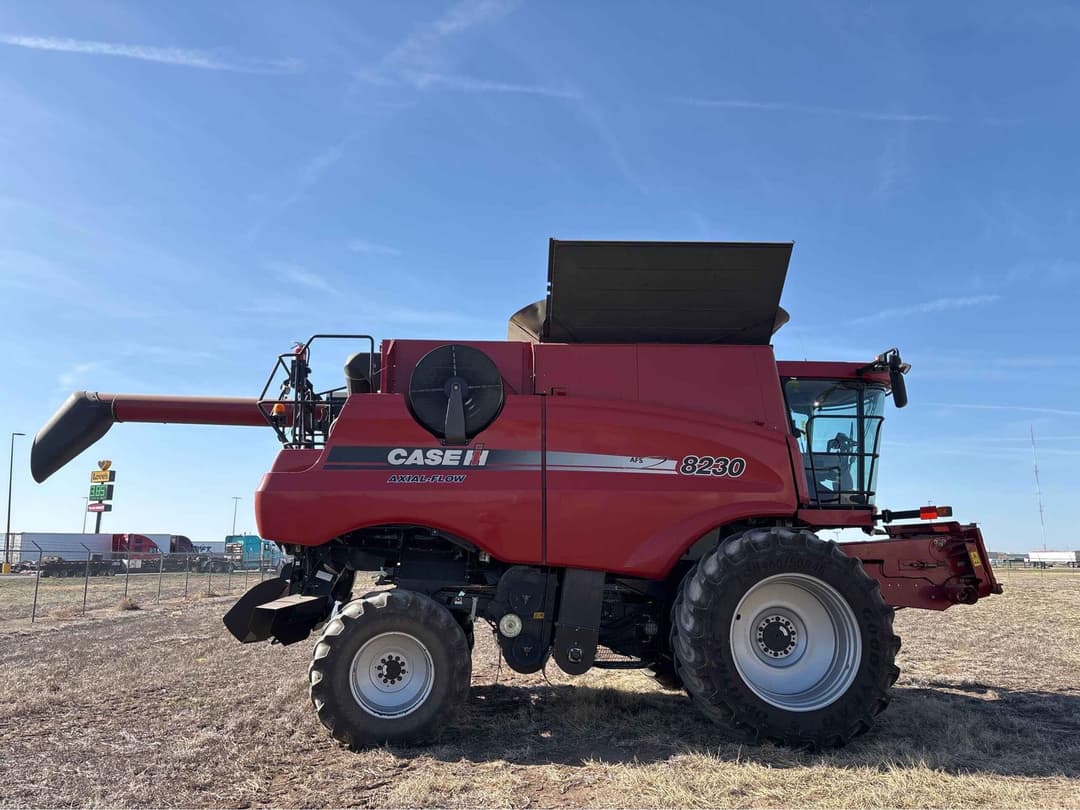 Image of Case IH 8230 Primary image