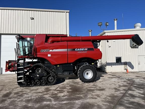 Image of Case IH 8230 equipment image 1