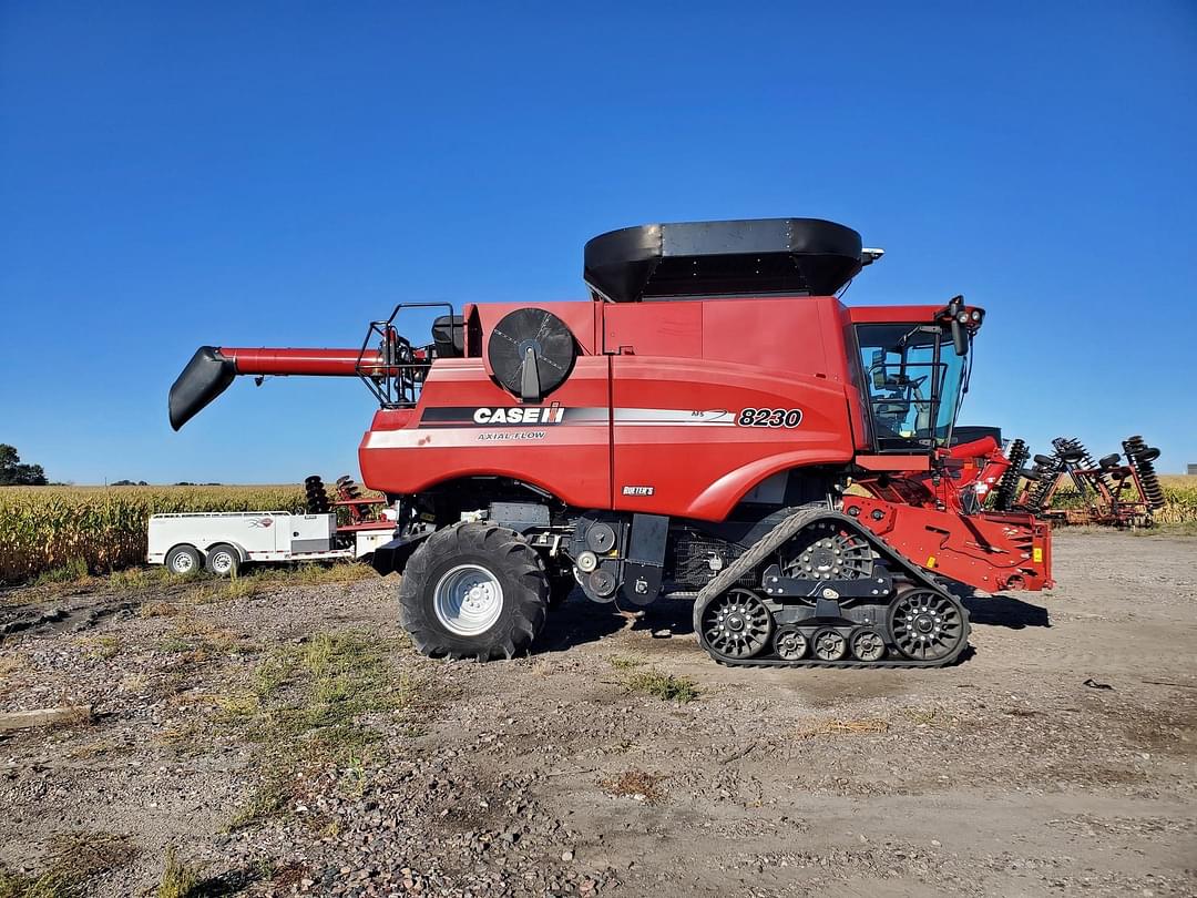 Image of Case IH 8230 Primary image