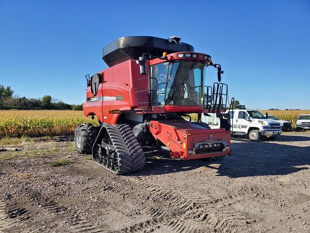 Image of Case IH 8230 equipment image 4