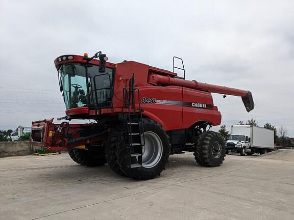 Image of Case IH 8230 equipment image 1