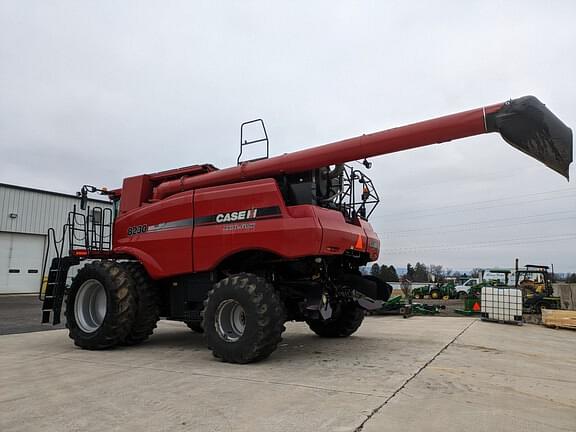 Image of Case IH 8230 equipment image 2