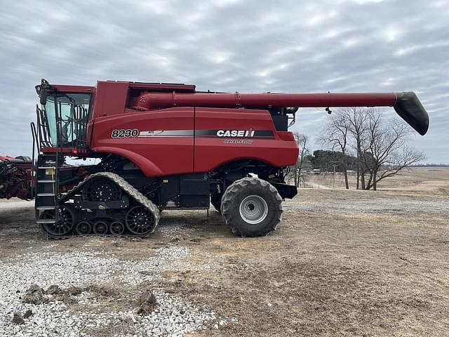 Image of Case IH 8230 equipment image 1
