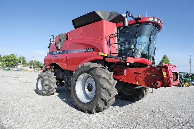 Image of Case IH 8230 equipment image 3