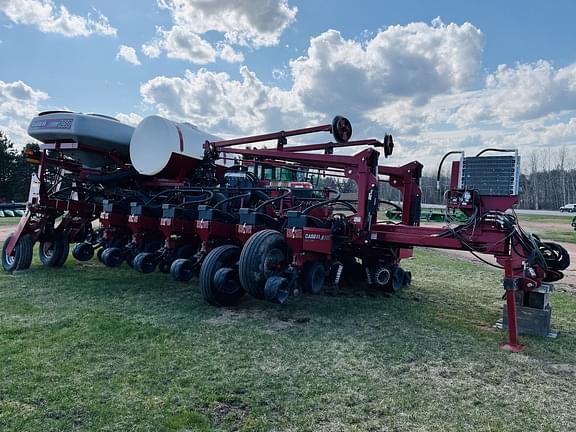 Image of Case IH 1250 equipment image 2