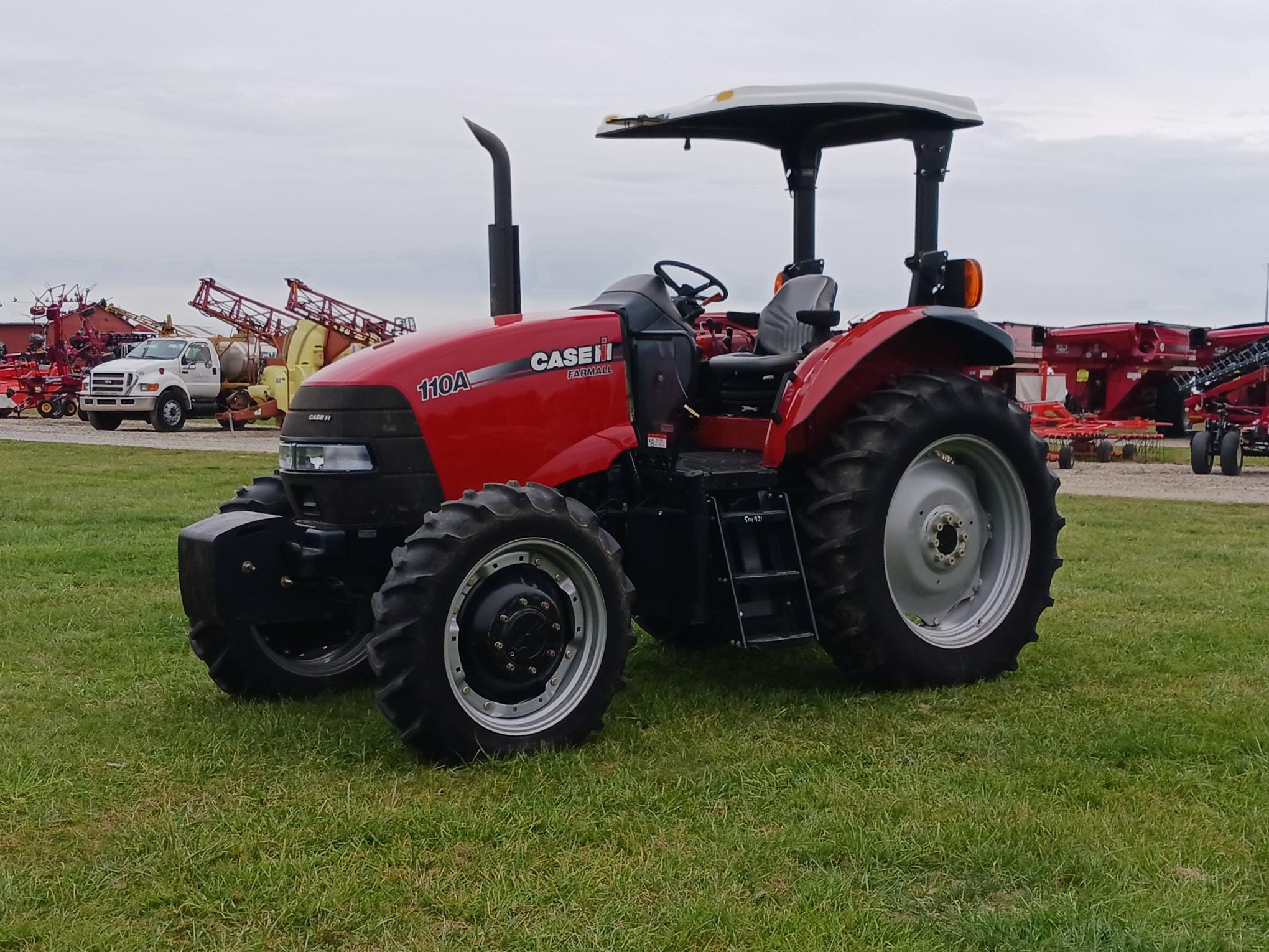 Main image Case IH Farmall 110A