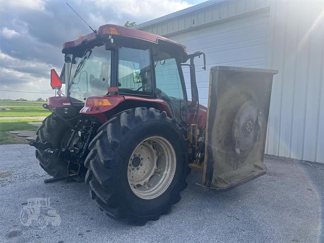 Image of Case IH Farmall 105U equipment image 4