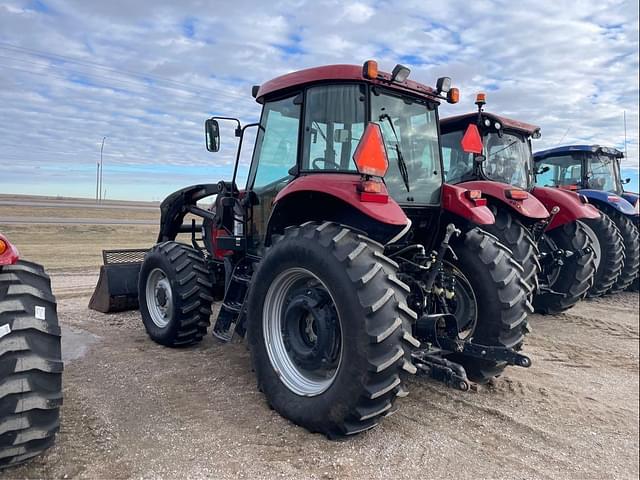 Image of Case IH Farmall 110A equipment image 3