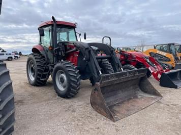 Main image Case IH Farmall 110A