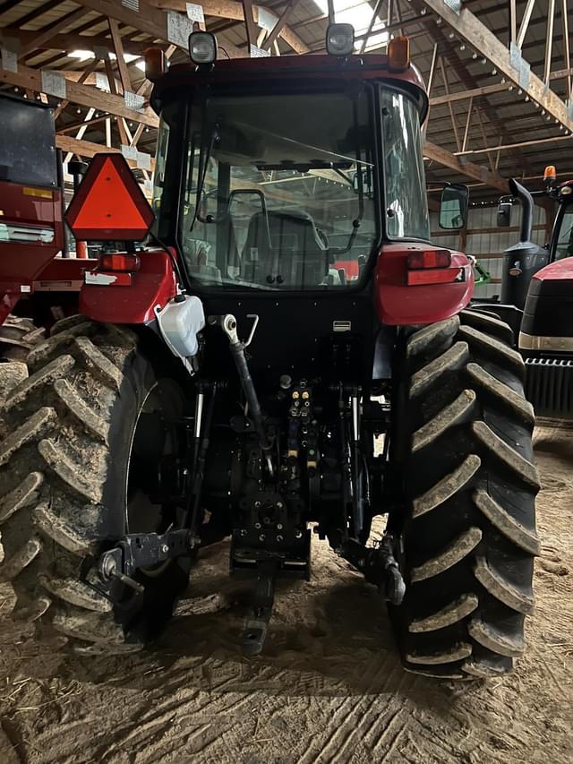 Image of Case IH Farmall 140A equipment image 1