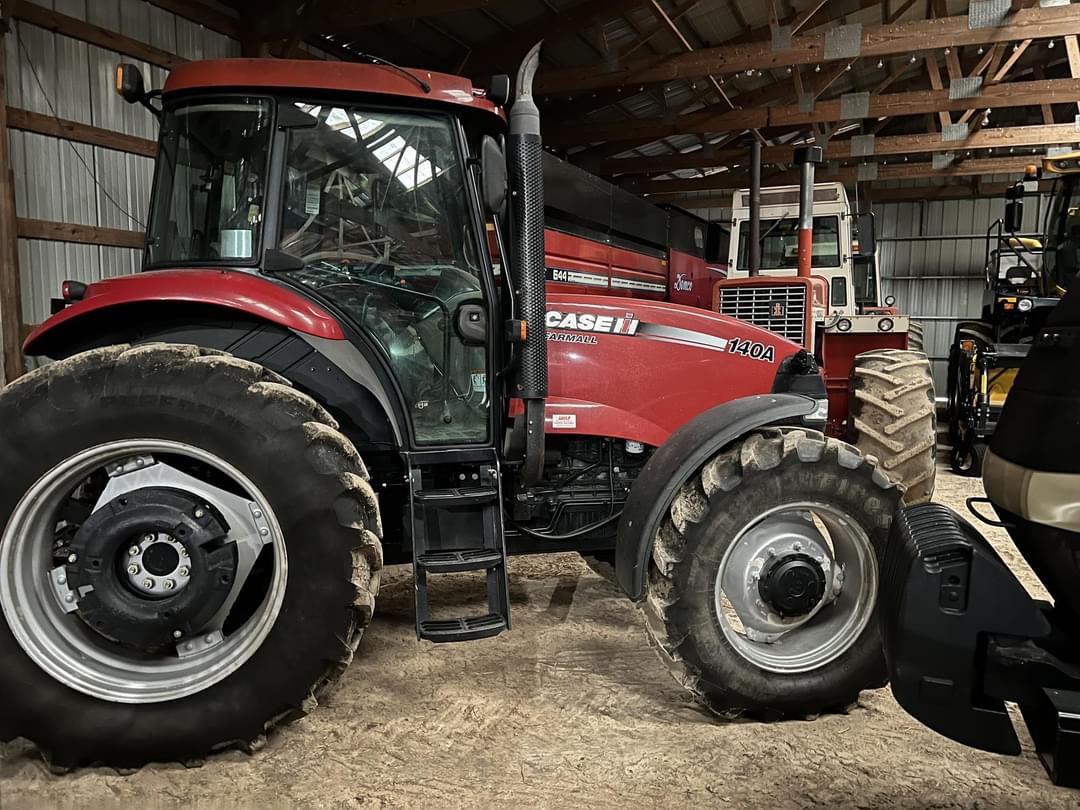 Image of Case IH Farmall 140A Primary image