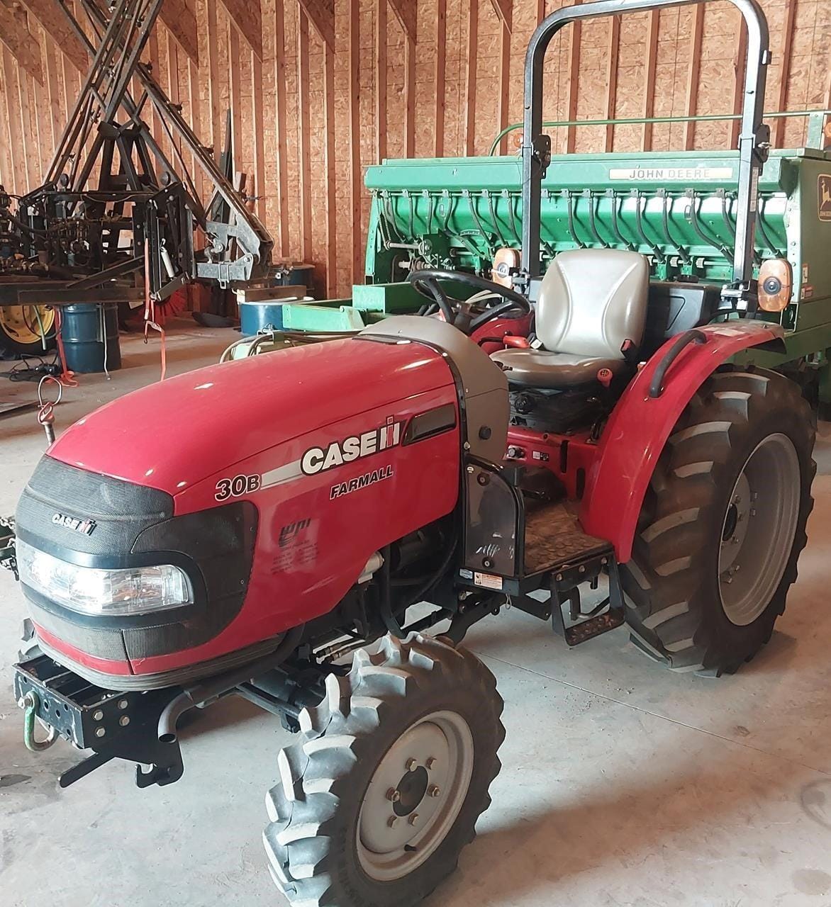 2012 Case IH Farmall 30B Equipment Image0