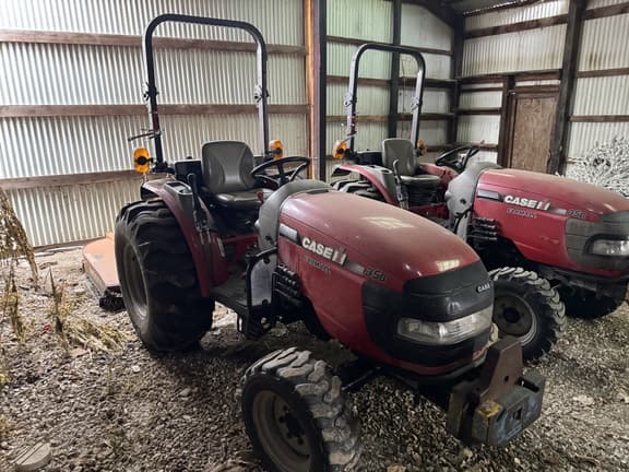 Image of Case IH Farmall 35B equipment image 1