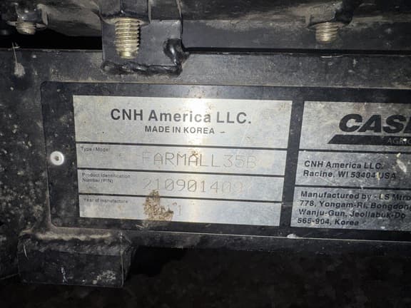 Image of Case IH Farmall 35B equipment image 3