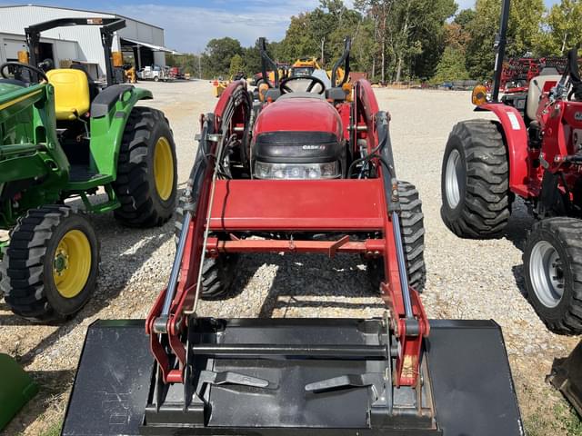 Image of Case IH Farmall 50B equipment image 2
