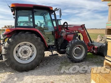 Main image Case IH Farmall 85U