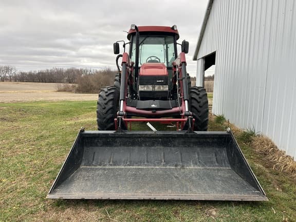 Image of Case IH Farmall 95 equipment image 2