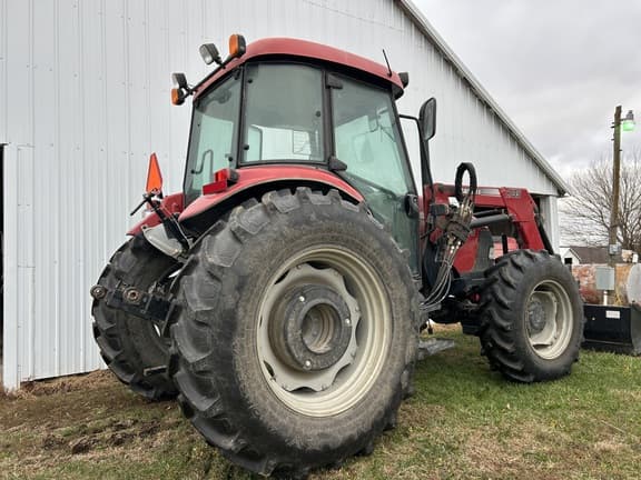 Image of Case IH Farmall 95 equipment image 4
