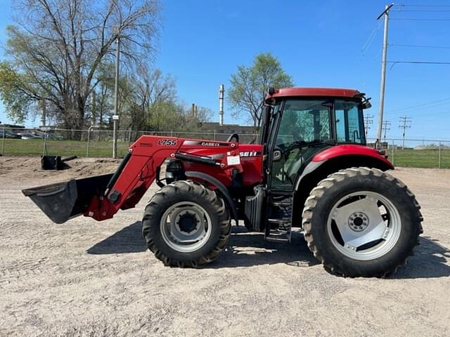 Image of Case IH Farmall 125A equipment image 1
